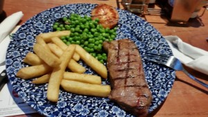 9oz Sirloin Steak From Weatherspoons Aberdare.... a bit fatty and not nice to eat on this occasion