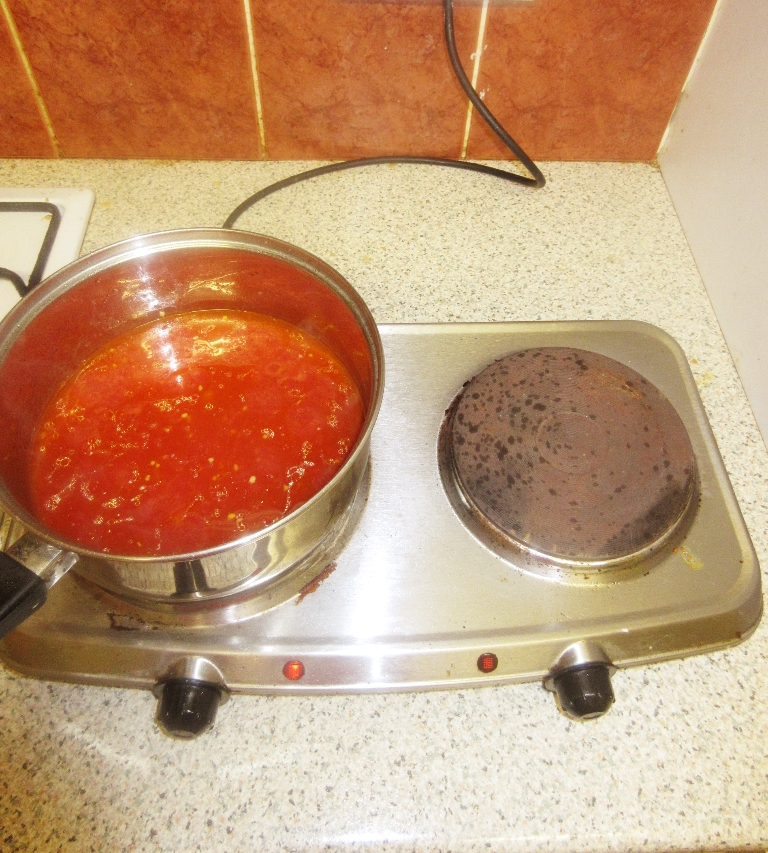 Theo Randall's Tomato Risotto - Adding the tinned tomatoes to make the tomato sauce